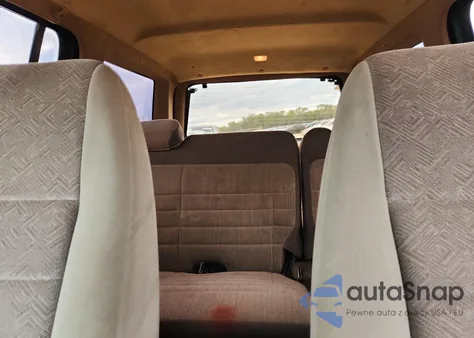 1996 Ford Explorer z USA, uszkodzony, nr VIN 1FMDU32P6TZA50186